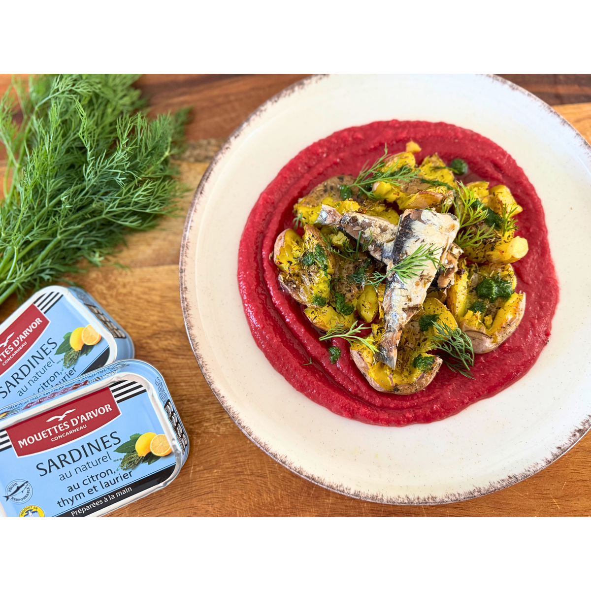 Video laden: Knusprige Kartoffeln mit Zitronen-Thymian-Sardinen auf Rote-Bete-Creme